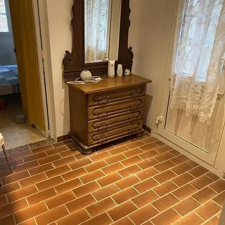 2 Ch Et 1 Traversante Avec Terrasse Et Jardin Proche Bandol