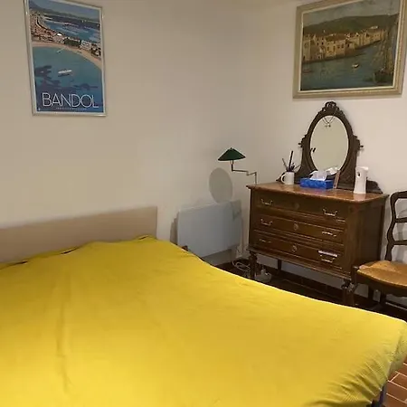 2 Ch Et 1 Traversante Avec Terrasse Et Jardin Proche Apartment Bandol