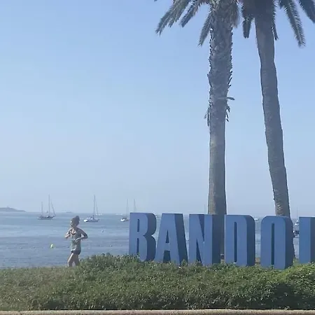 2 Ch Et 1 Traversante Avec Terrasse Et Jardin Proche Bandol